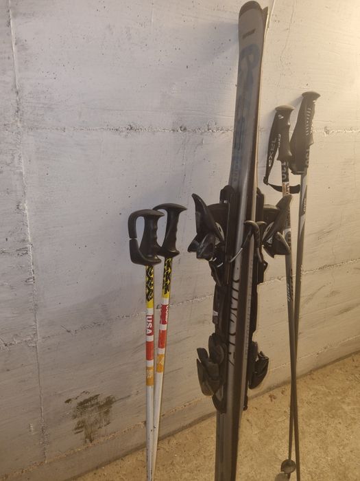 Vand skiuri si bețe