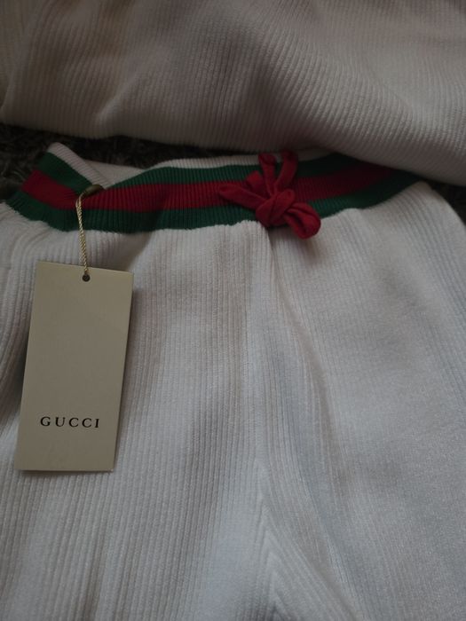 Уникален сет чисто нов G.u.c.c.i С размер