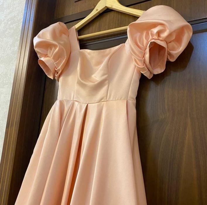 Дизайнерское платье