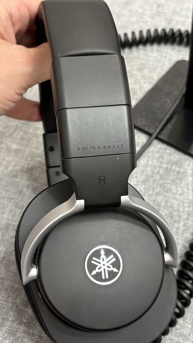 Студийные мониторные наушники YAMAHA HPH-MT8