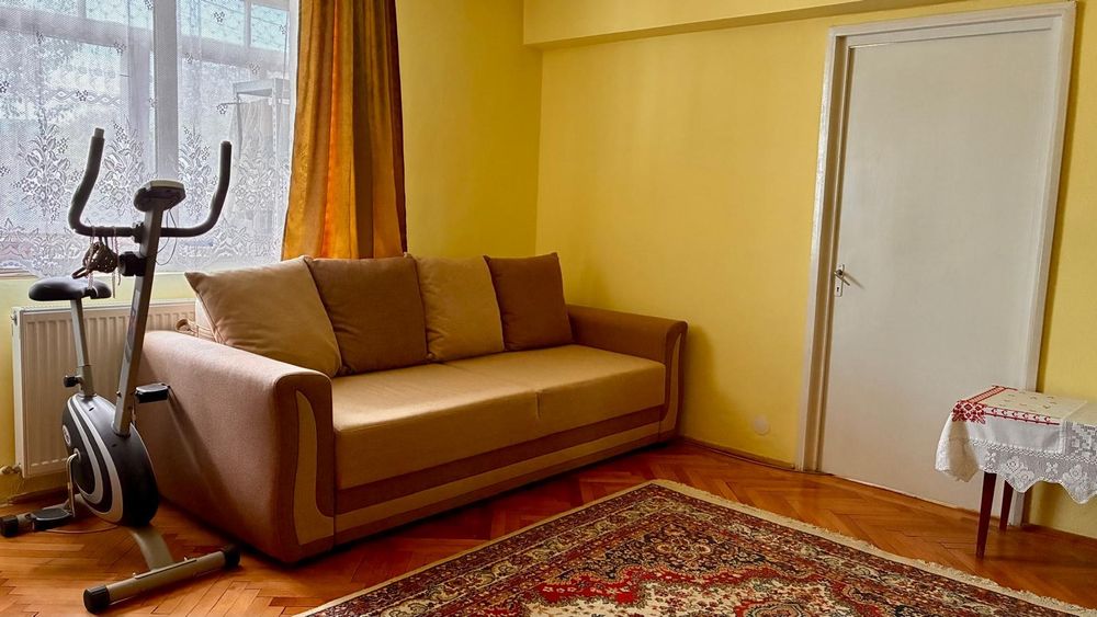 Apartament 3 camere Beiuș, 66 mp, str. Ghe.  Pituț, diverse destinații