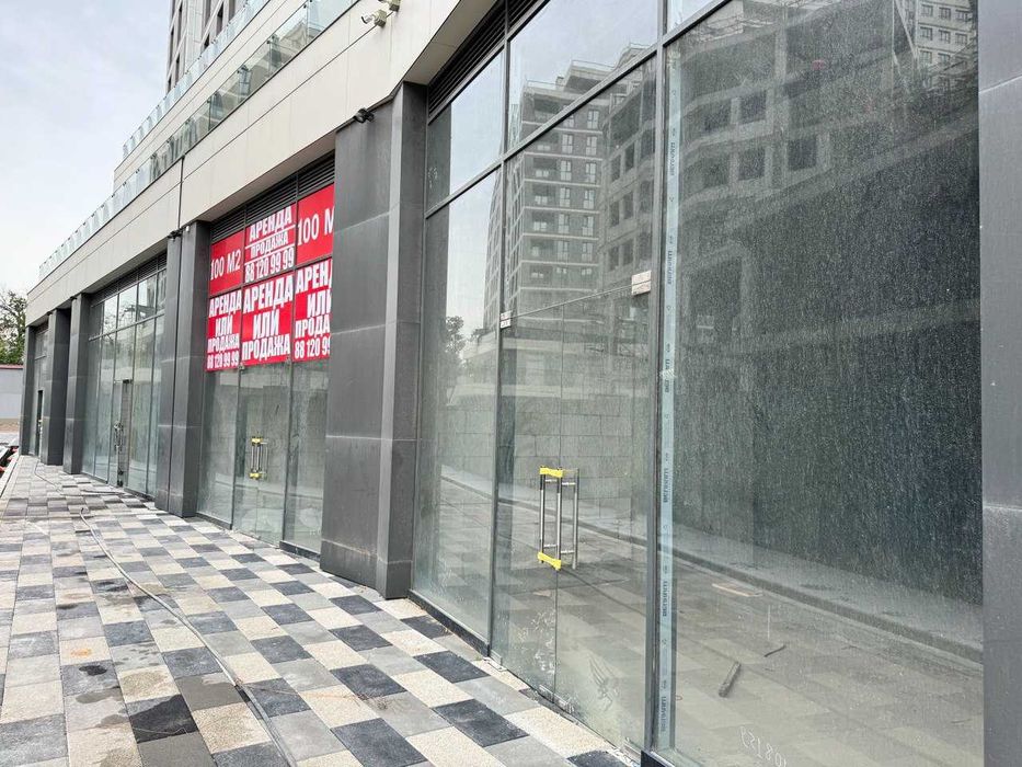 Сдаётся  коммерческое помещение на 1м этаже в "Akay City"