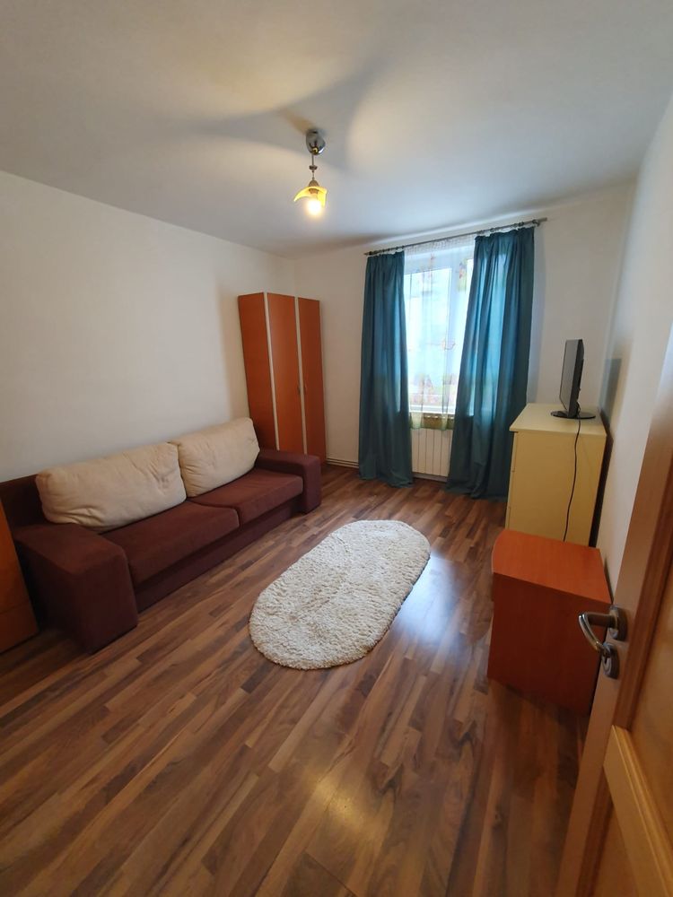 Vand apartament 4 camere