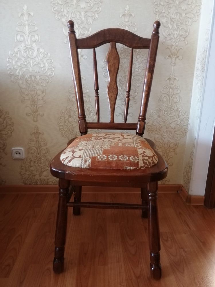 Продам 5 стульев из натурального дерева