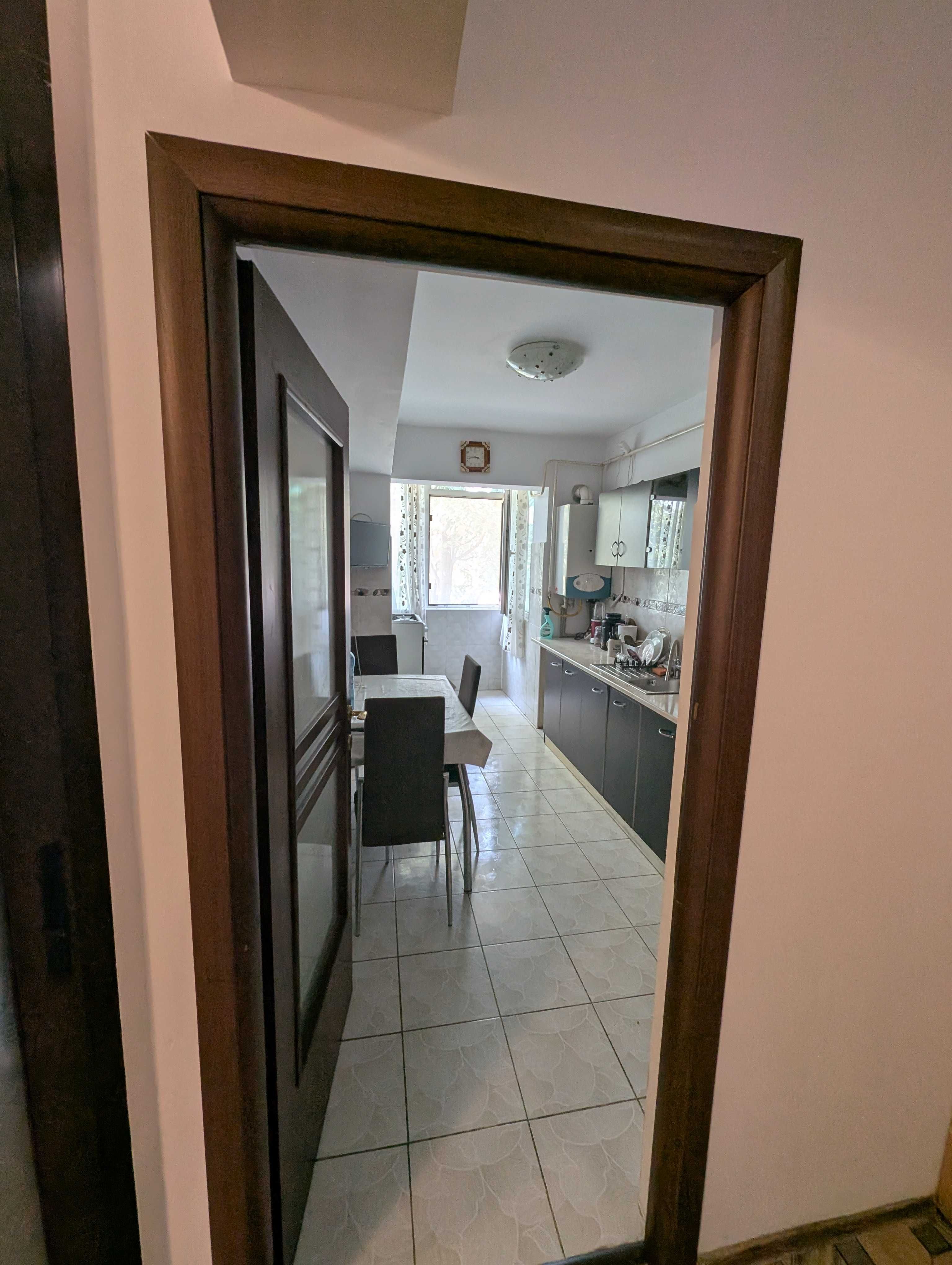 Apartament 2 camere din 2014 cu curte interioara - liber pe 10 August