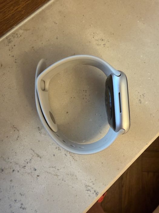 iWatch 9 41 mm бежов