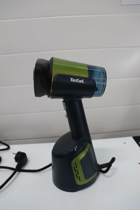 Tefal Aero Steam DT9810F0 Вертикална ютия с керамична повърхност,1400W