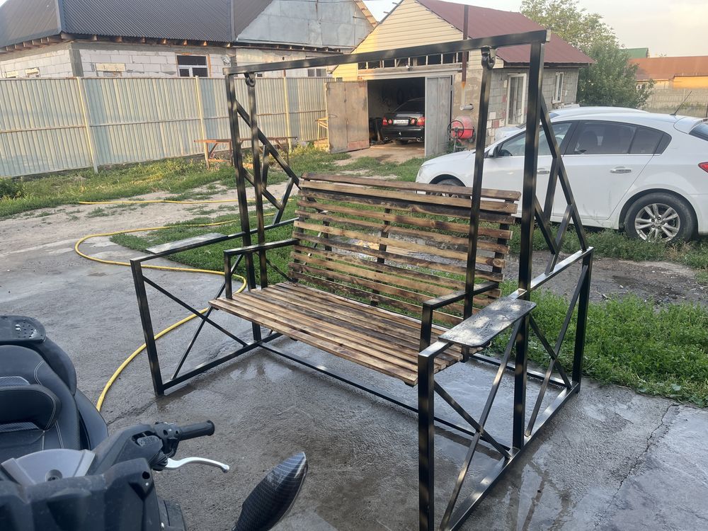 Качеля для сада и двора
