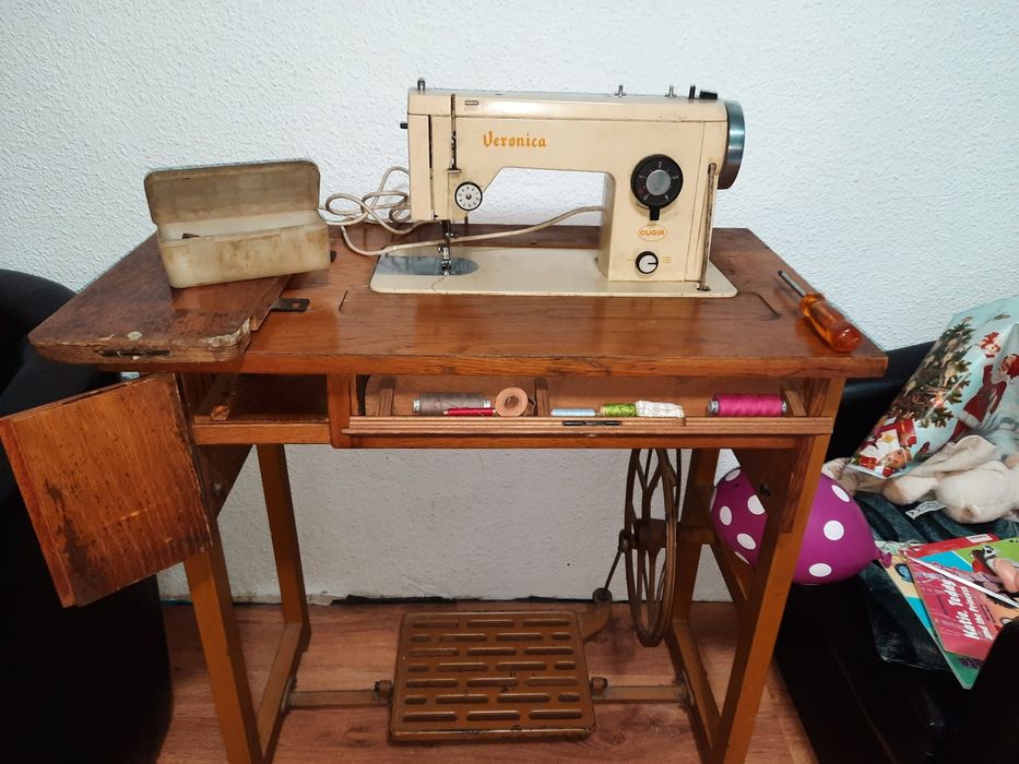 Mașină de cusut Veronica