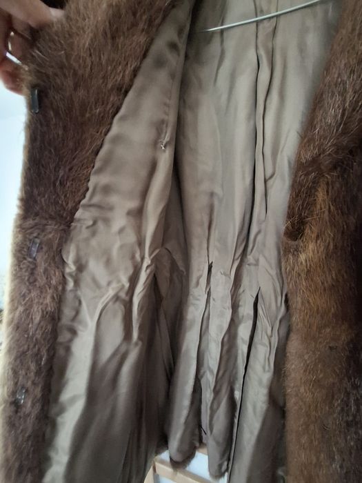Haină din blană naturală de castor – mărimea M – stare foarte buna
