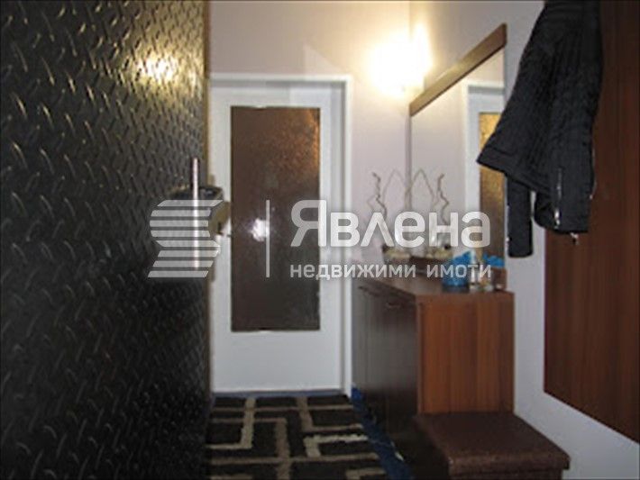 Тристаен апартамент, ж.к. Тракия
