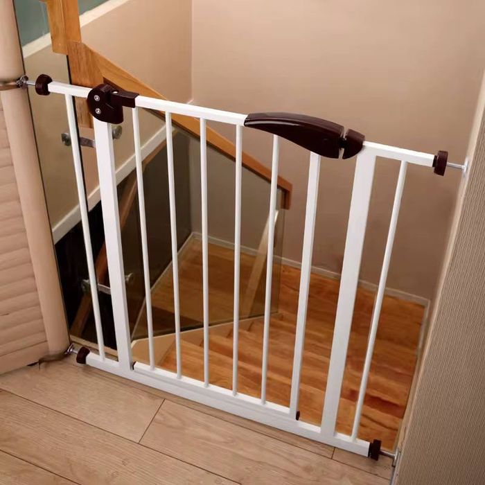 Защитный барьер калитка для лестниц и проемов, металлическая, белая,