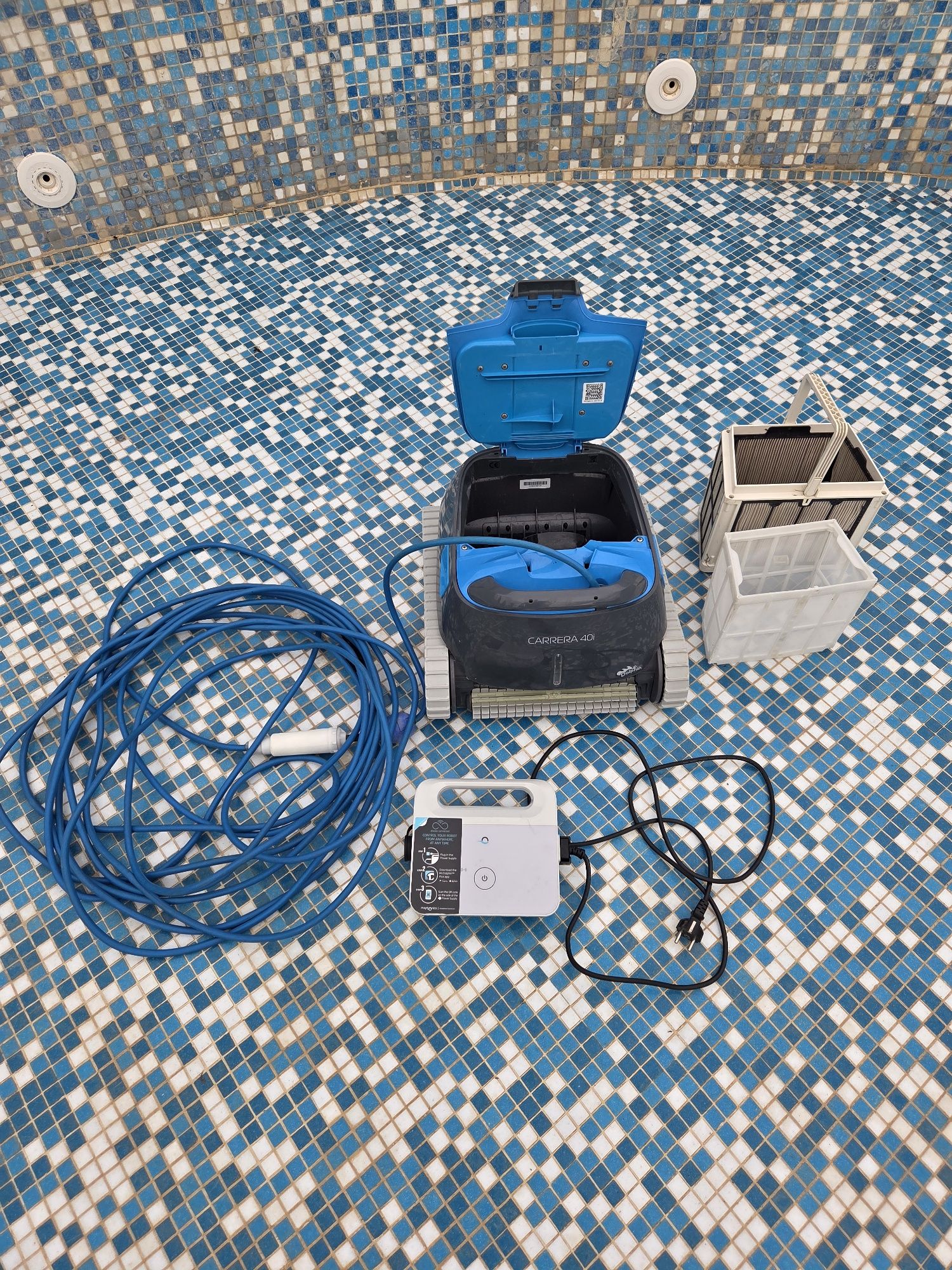 Робот за басейн Dolphin 40i