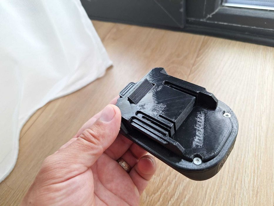Adaptor baterie Dewalt, la scule Makita