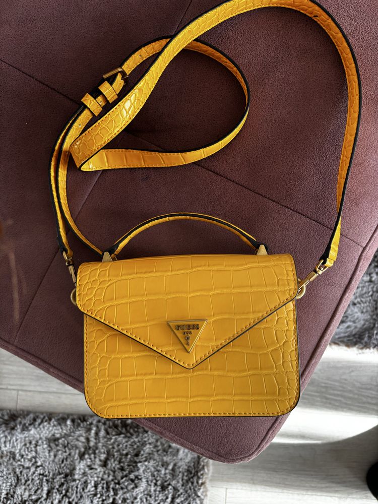 Guess Дамска чанта Retour (CC) HWCC86 64200 Жълт