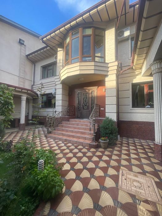 Дом рабочий городок 4 соток,цена 300000 у.е