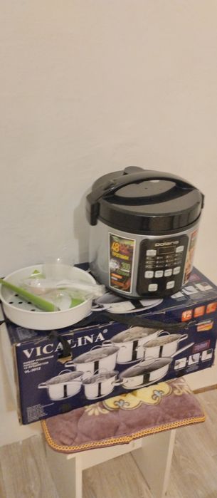 Новая мультиварка "polaris" в упаковке.