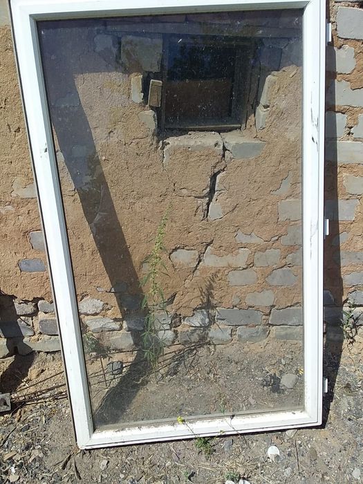 Продам хорошое пластиковое окно 88×142см