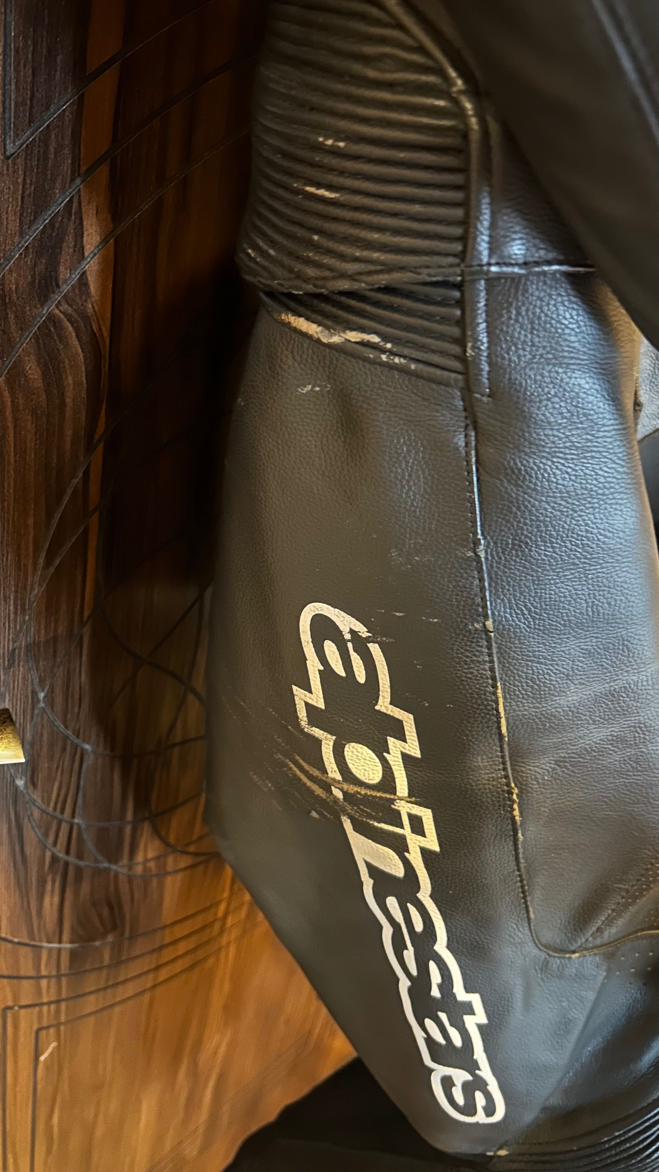 Alpinestars Motegi V3 двуделен екип – размер EUR 50 / USA 40