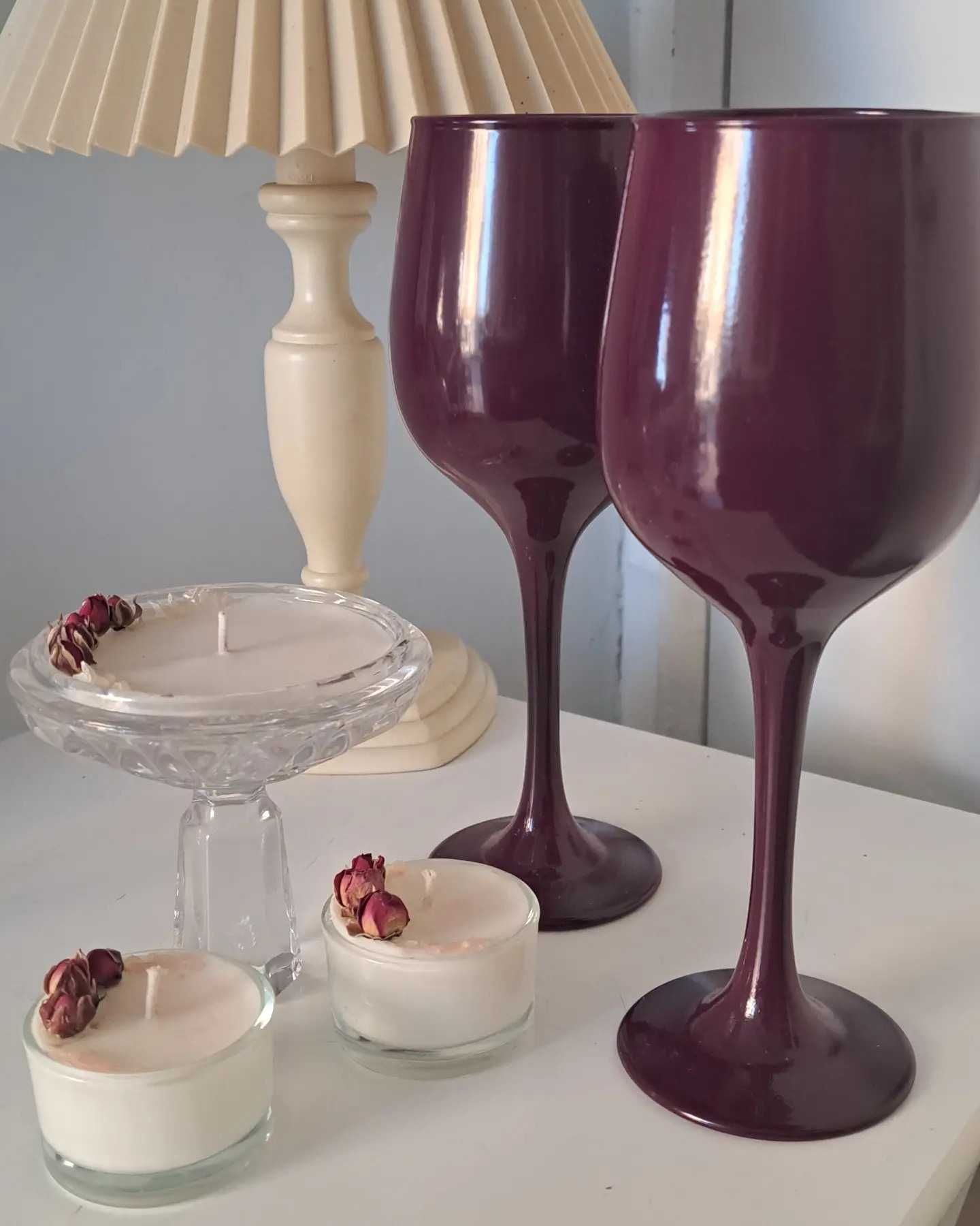 Цветни Чаши за Вино