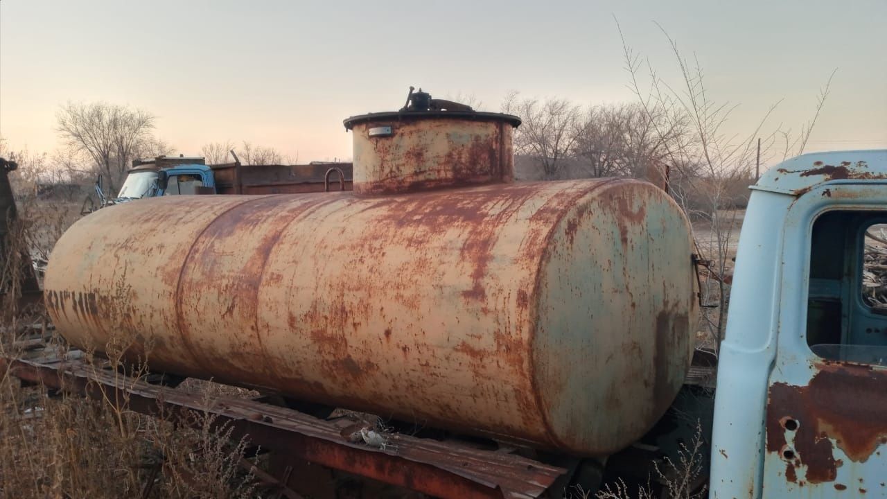 Продам бочки для осинезатора, целые находятся в поселке Кирова.