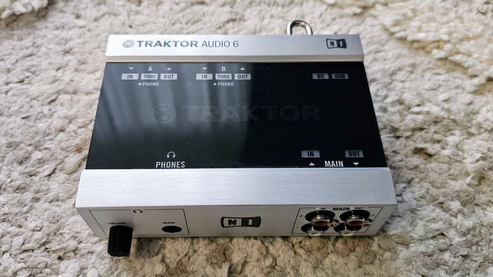 Placa de sunet Traktor Audio 6