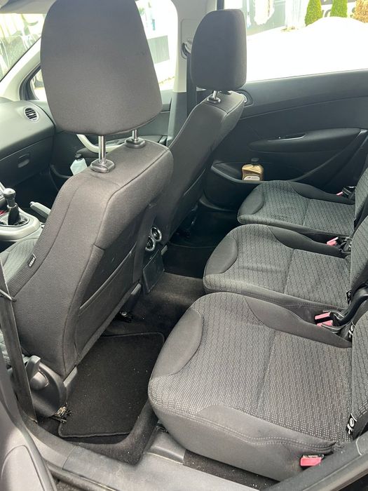 Peugeot 308SW 1.6hdi 92cp 2011 (12.2010)