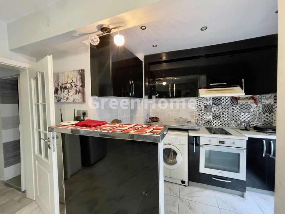 Продава се Тристаен апартамент в Варна, Лятно кино Тракия - 128 кв.м за 1446 €/кв.м - Снимка #1