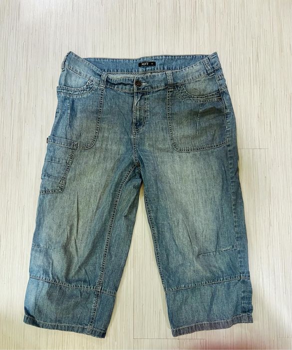 Jorts( blugi sub genunchi) baggy