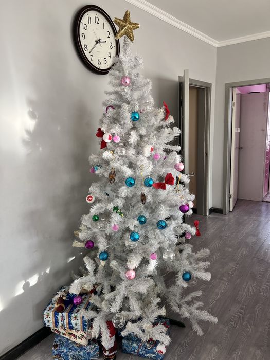 Продам елку искусственную.