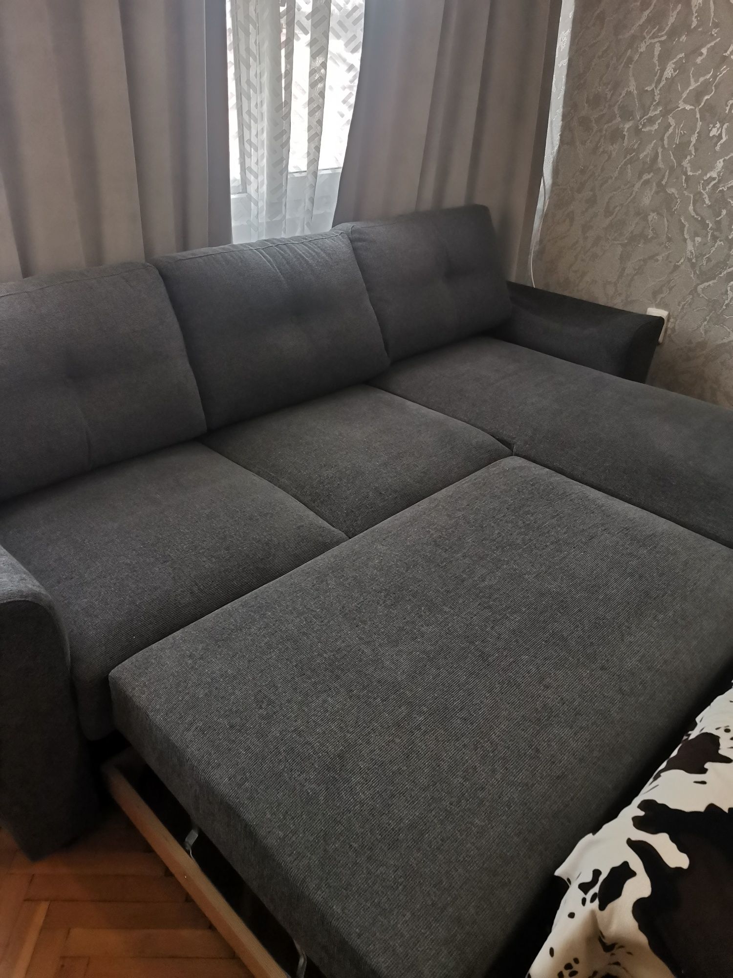 Разтегателен диван