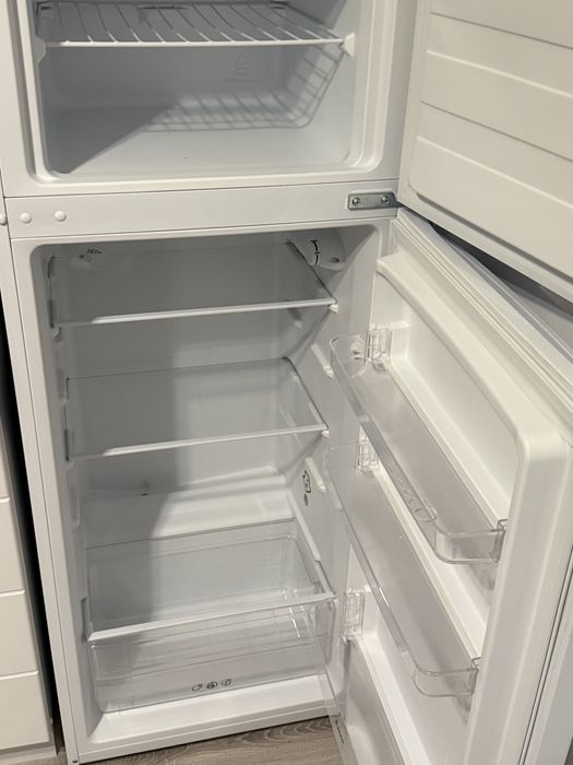 Frigider cu 2 usi Candy 204 l inaltime 143 cm ALB