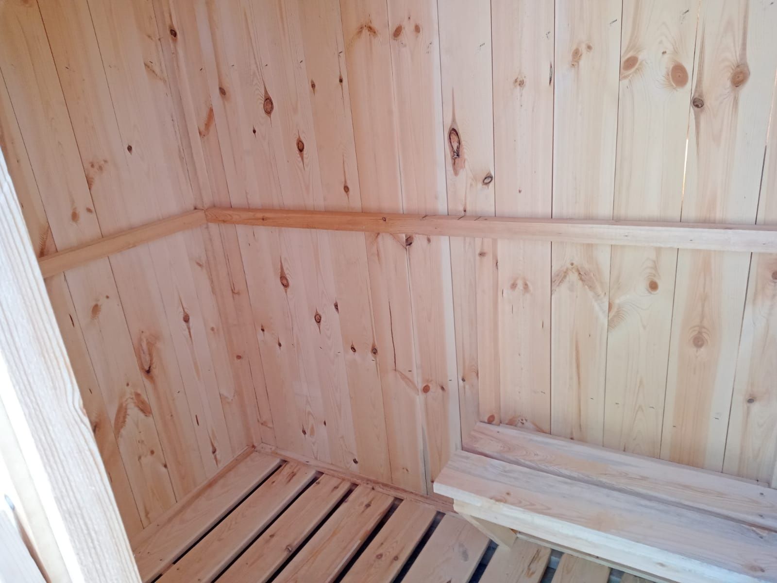 Душевая кабинка деревянная
