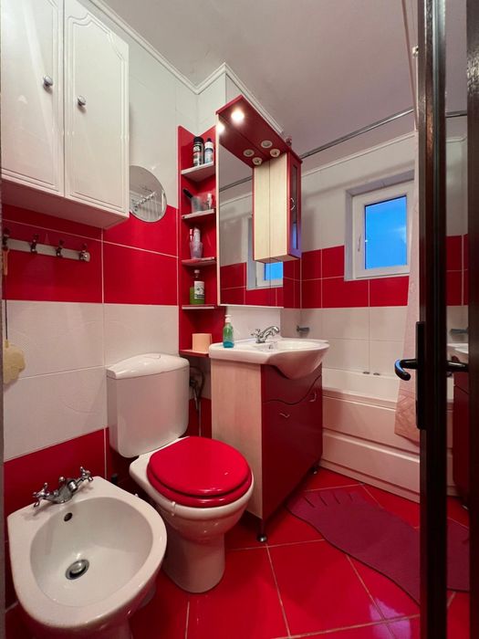 Vand apartament 4 camere