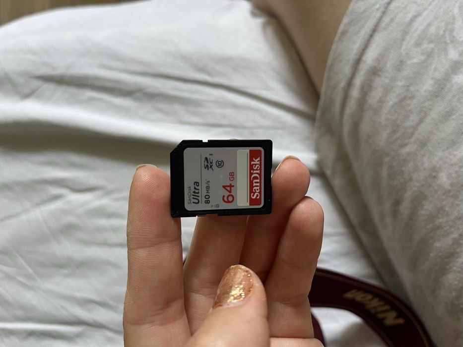 Nikon D 3400, obiectiv 18-55mm si accesorii