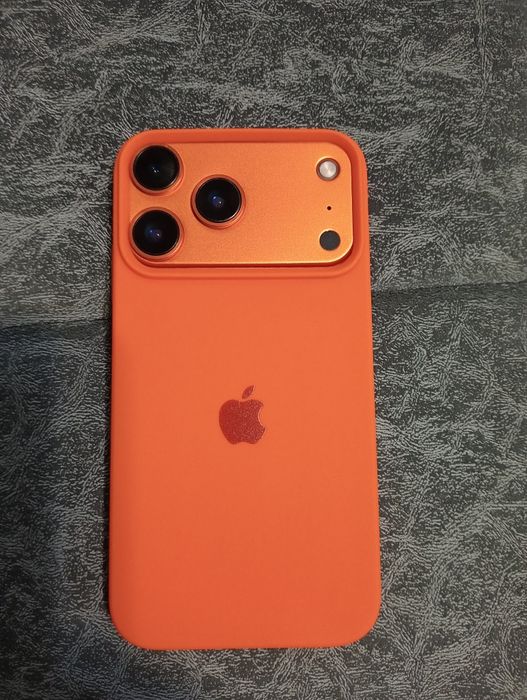 Продам Айфон 17 про Мах