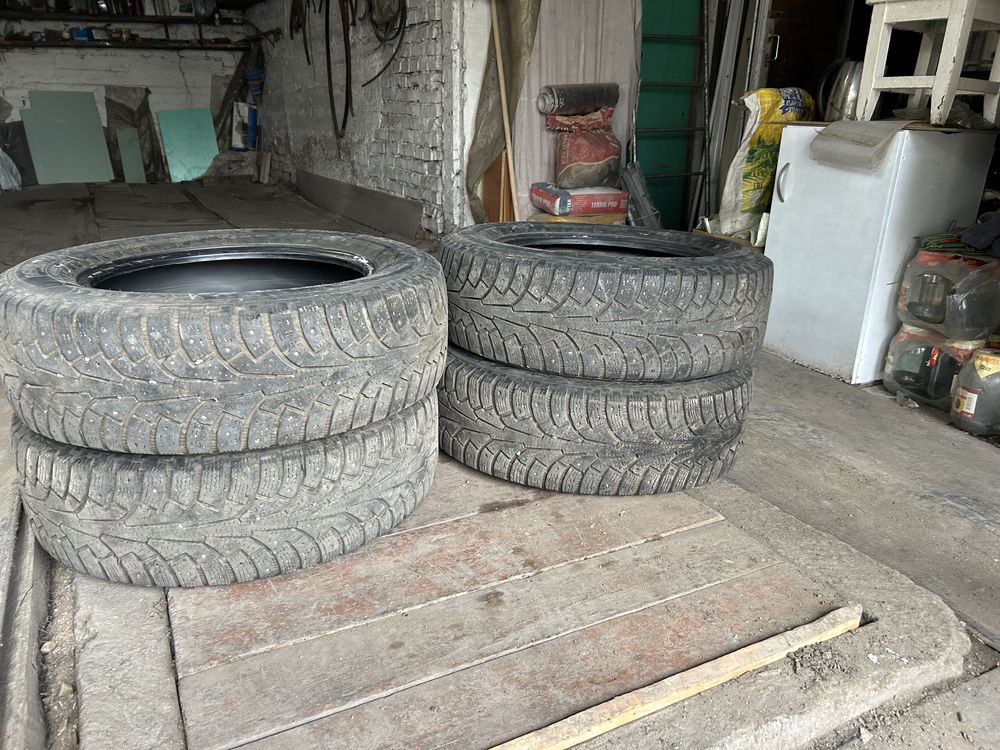 Зимние шины с шипами Nokian 225/65 R17