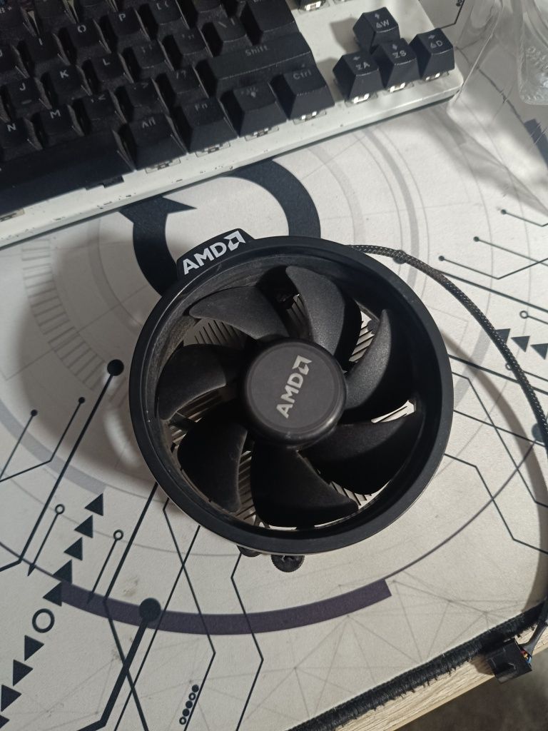 Procesor Ryzen 5 2600 de vânzare – 150 lei (negociabil)

Vând procesor