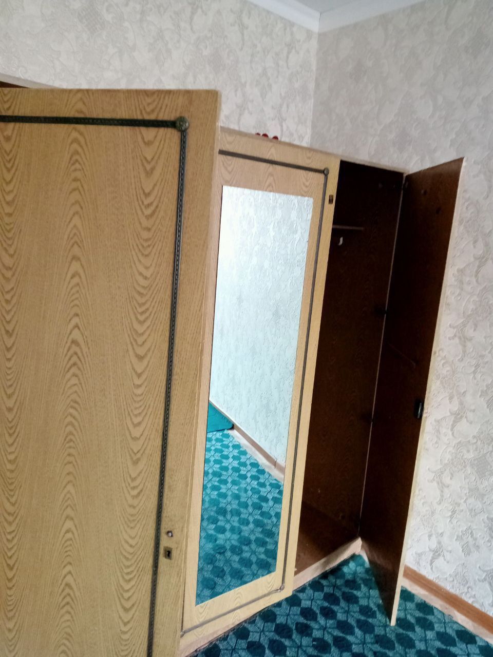 Уй сатылады 21 мкр 11 б 36 кв  2 ханалы