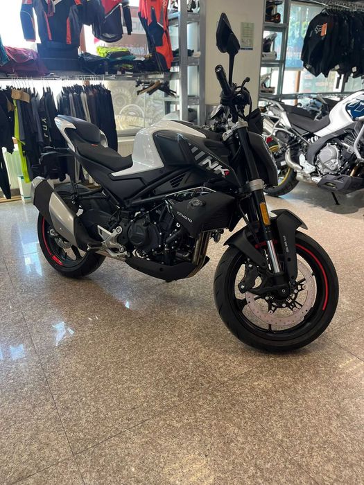 Motocicleta de strada naked, CFMOTO 450NK ABS