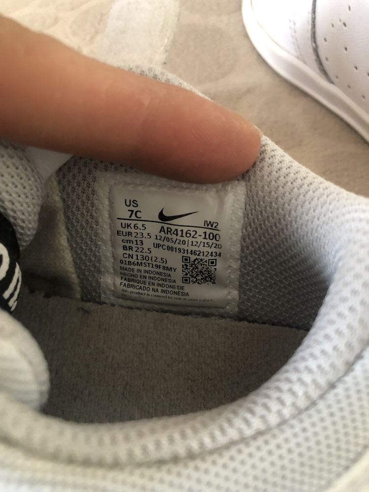 Маратонки nike малко са носени