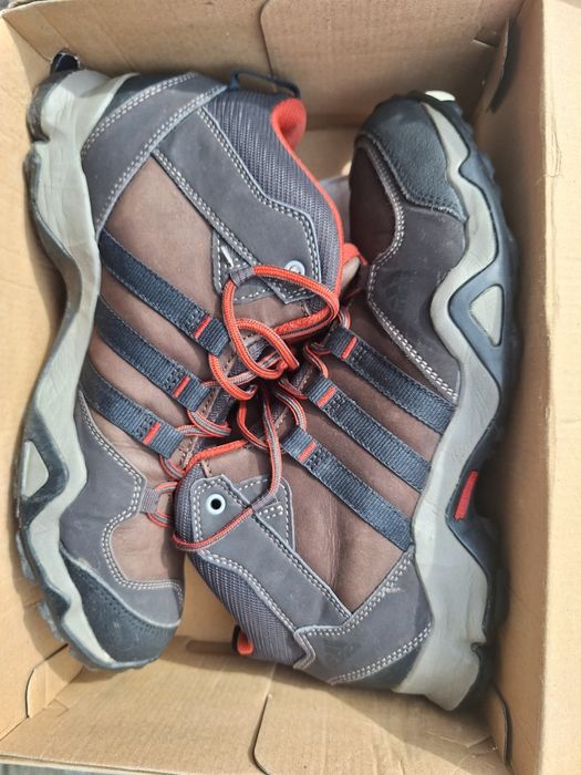 Маратонки Adidas размер 41 1/3