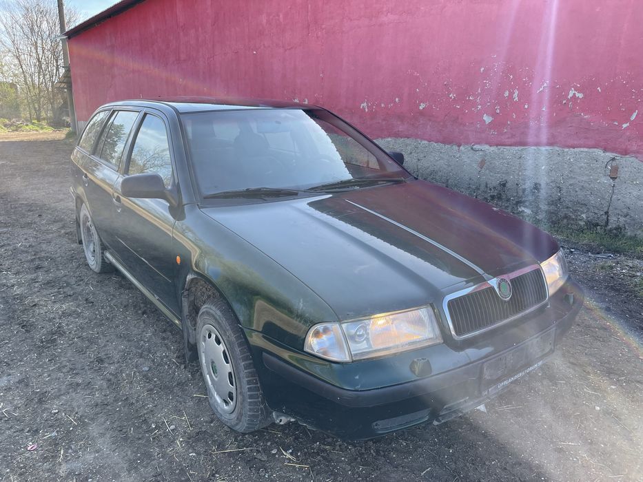 Skoda Octavia 1.6 SR на части