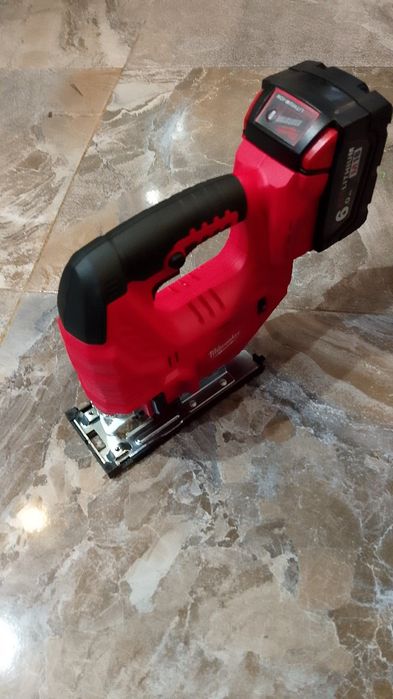 Fierestrău pendular milwaukee