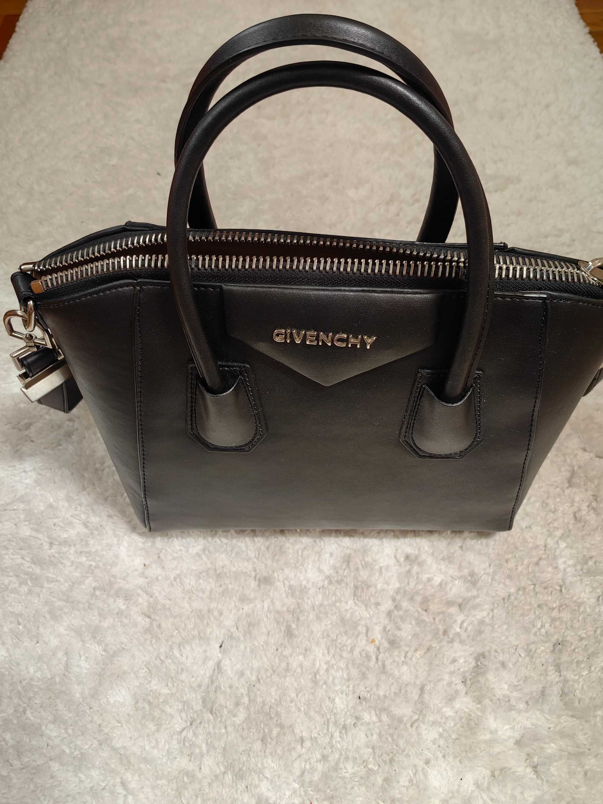 Givenchy кожена уникална чанта