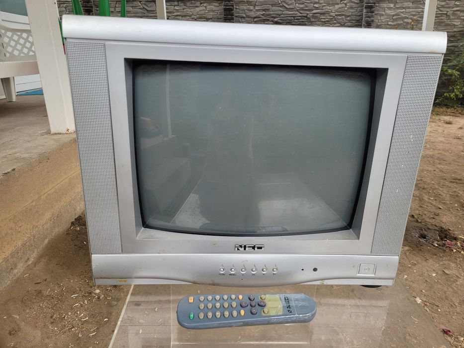 Televizor cu tub NEO si INGELEN, diagonala 34 cm, 52 cm