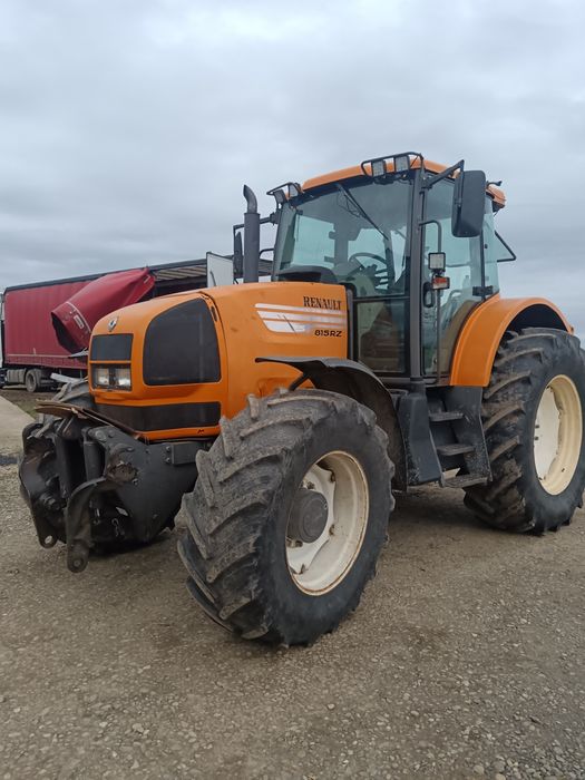 Vând tractor Renault 815