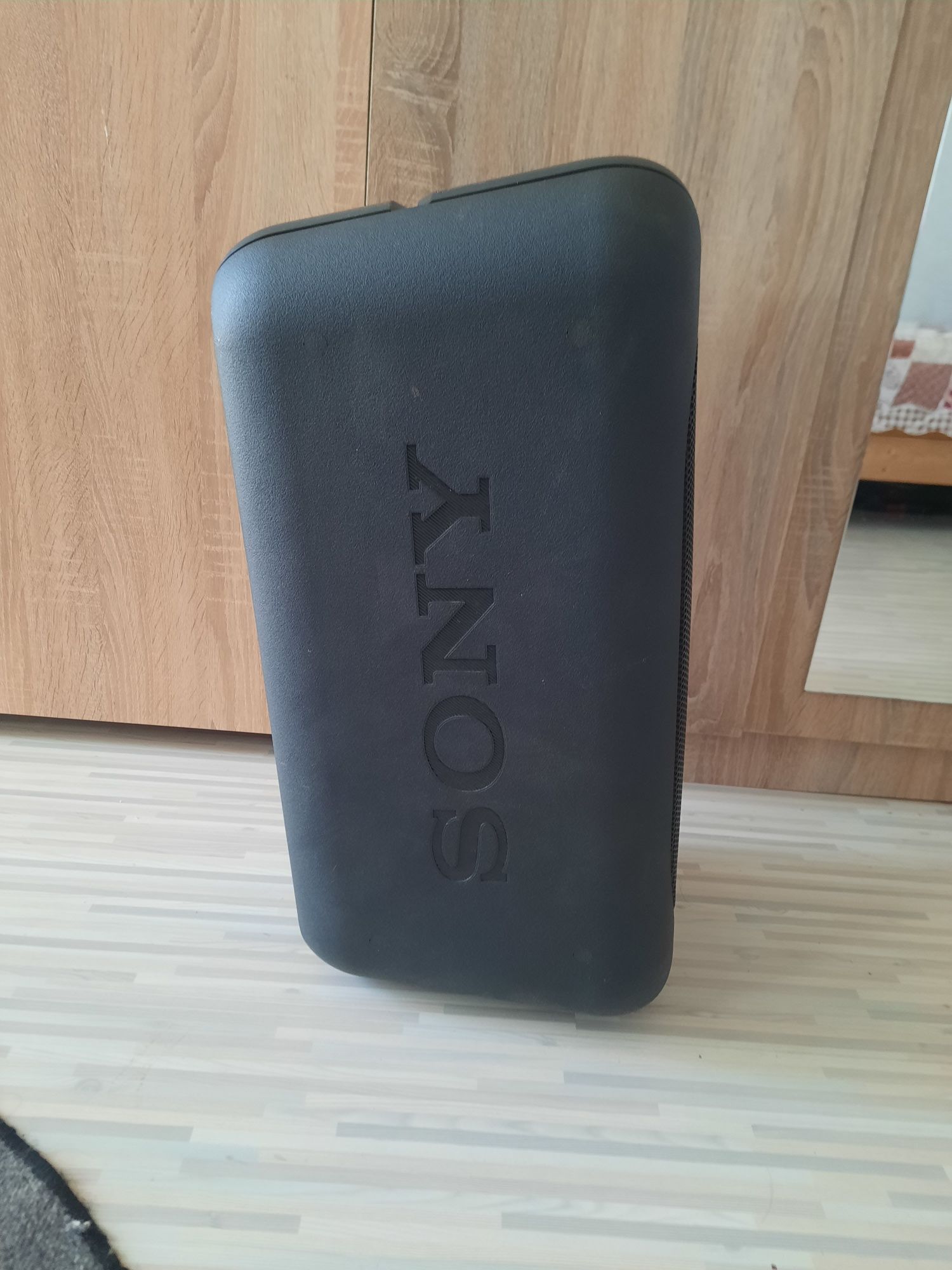 Преносима тонколона Sony GTK-XB60