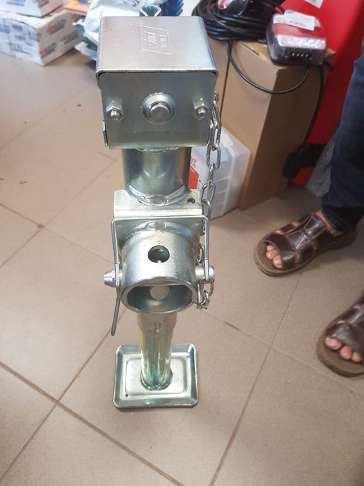 Picior sprijin remorca 5 tone preț 450 lei se poate trimite prin curie