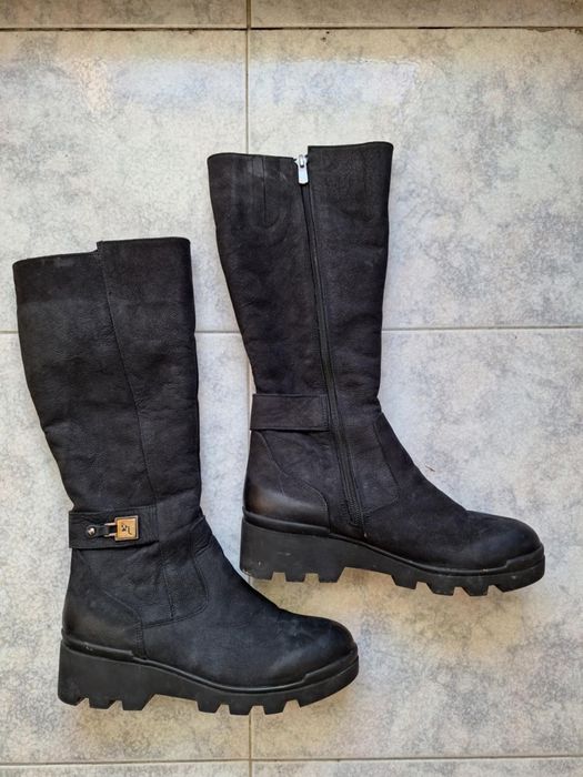 Черни ботуши, от естествена кожа ,Велур 37 номер, с добър грайфер